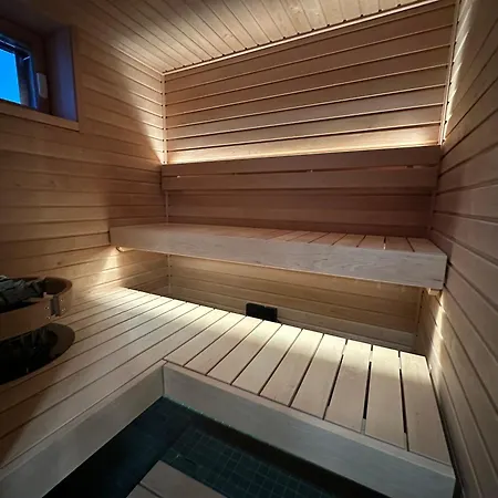 Of The - Two Bedrooms, Free Parking アパート