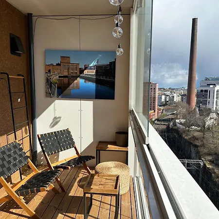 Apartment Of The - Two Bedrooms, Free Parking *